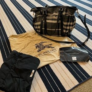 Burberry Diaper Bag! Great Condition; everything included!
